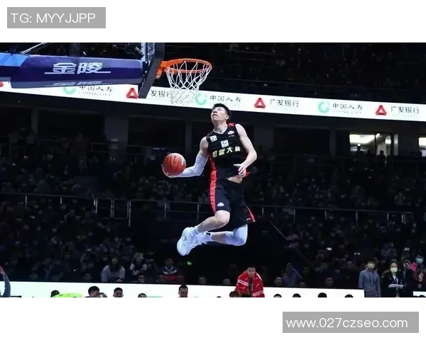 贾雷斯沃克：未来篮球明星的崛起与发展之路